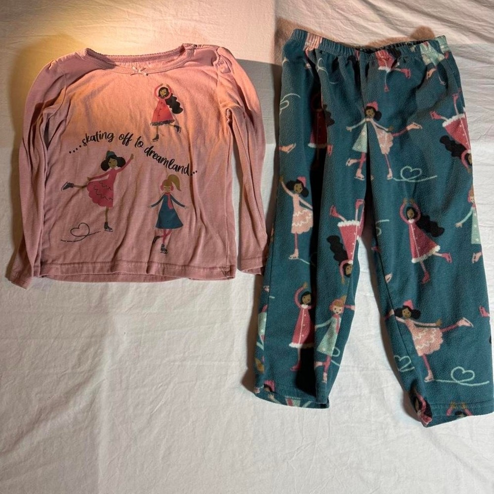 Girls 2 Piece Pajama Skating Into Dreamland